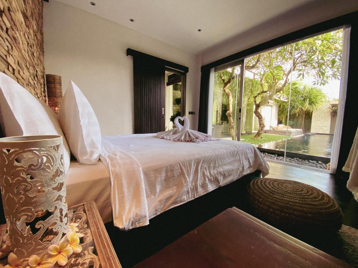 Sunset Palms Beach Villa Jimbaran Extérieur photo